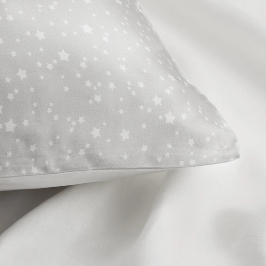 Image Title THIS IS SILK - White Stars SILK PILLOWCASE (22 momme)